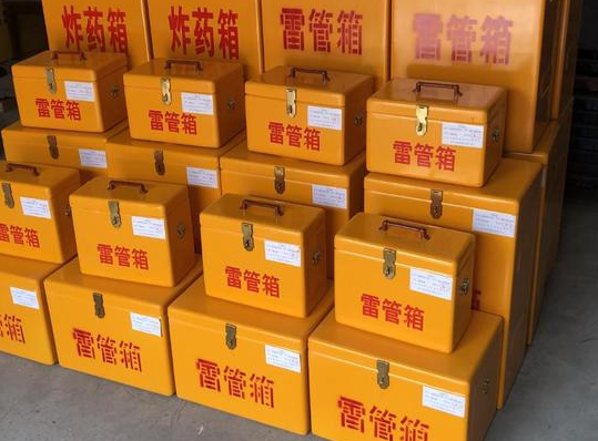 镇康玻璃钢雷管箱的使用寿命一般是多少？